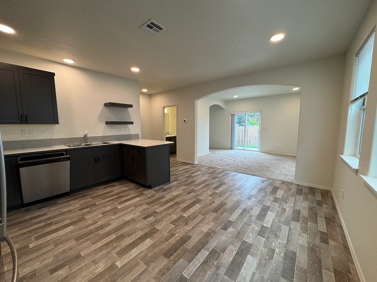 3 bed, 2.5 bath, 1568 sqft, $2,450 — Photo 4