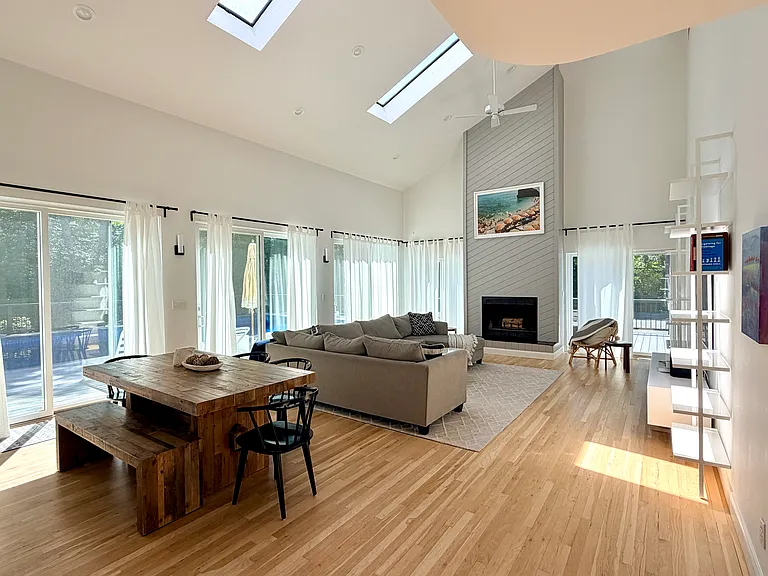 7 Midhampton Ct — Photo 6