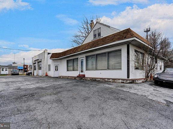 5th image of 6559 Carlisle Pike