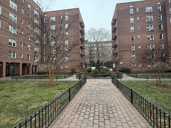 3rd image of 105-38 64th Rd APT 4S