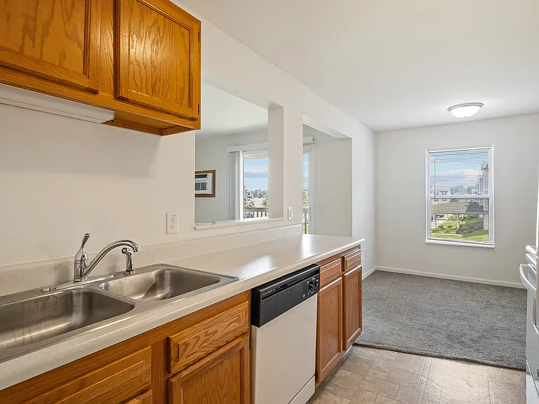 Coopers Landing Apartments — Photo 68