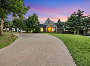 1125 Park Manor St, Nichols Hills, OK 73116