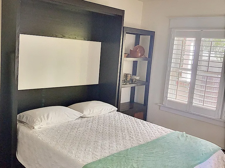 Murphy Bed (mattress included due to specific requirements of murphy bed)