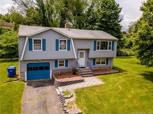 11 Jonathan Pl, Bloomfield, CT 06002