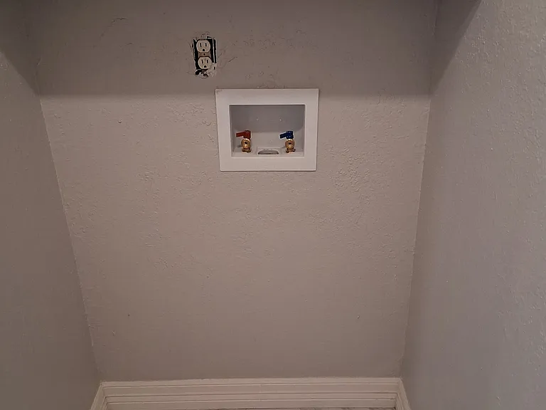 Creekwood Ter — Photo 12