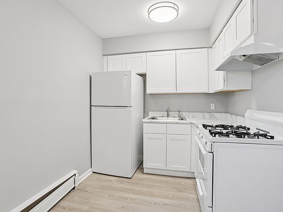 3rd image of 100 Reiffs Mill Rd #7ae795d8d