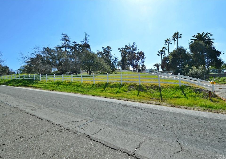 1st image of 402 E De Anza Heights Dr