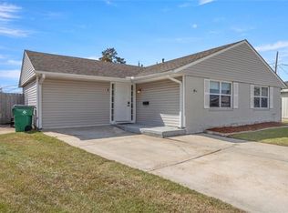 1 Oak Ln, Gretna, LA 70053