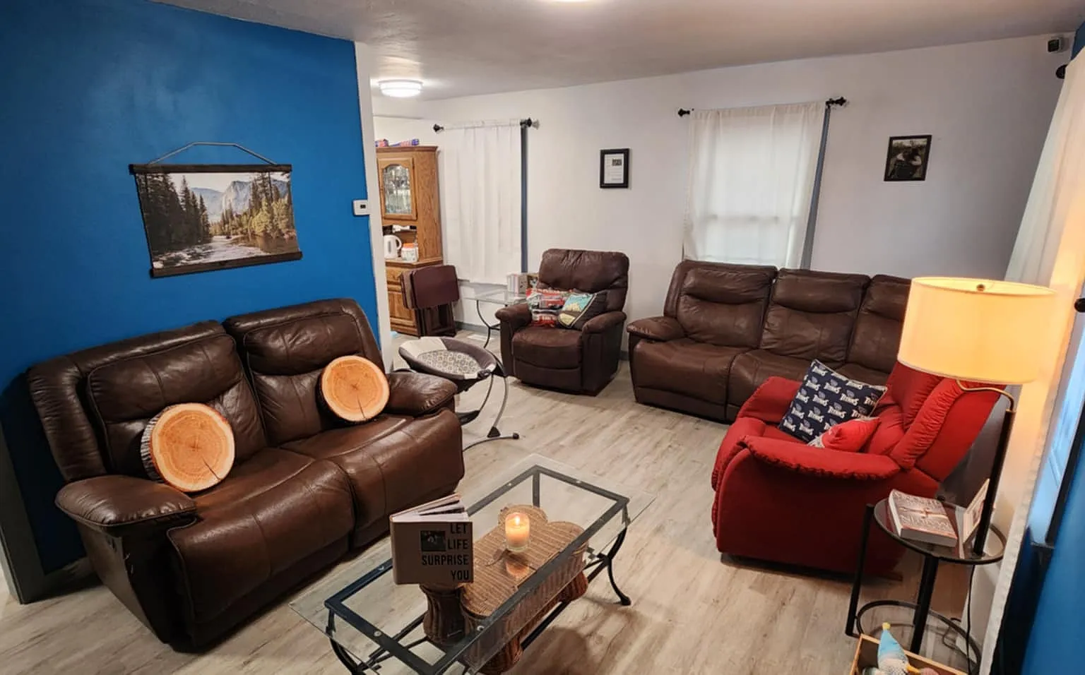 6 bed, 2680 sqft, $2,200 — Photo 3