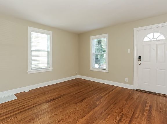 2nd image of 4332 N Ottawa Ave