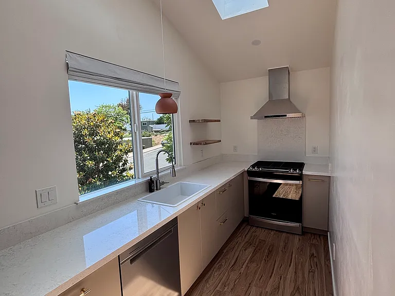 1522 Magnolia Ave — Photo 8