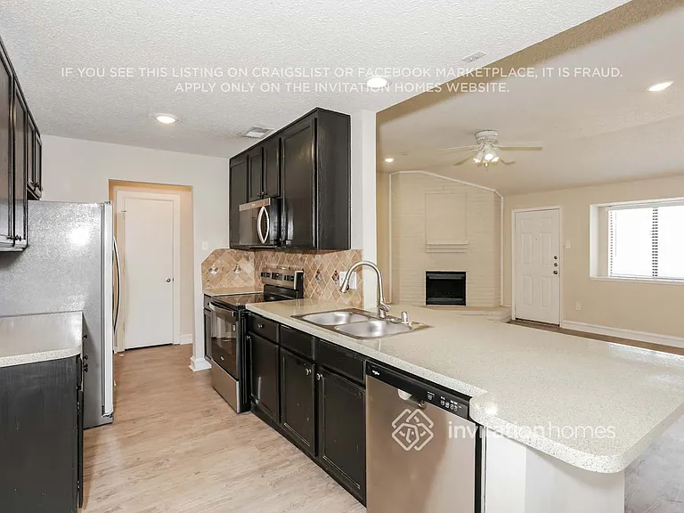 2665 Claremont Dr — Photo 6