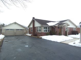 18 E Woods Dr, Lititz, PA 17543