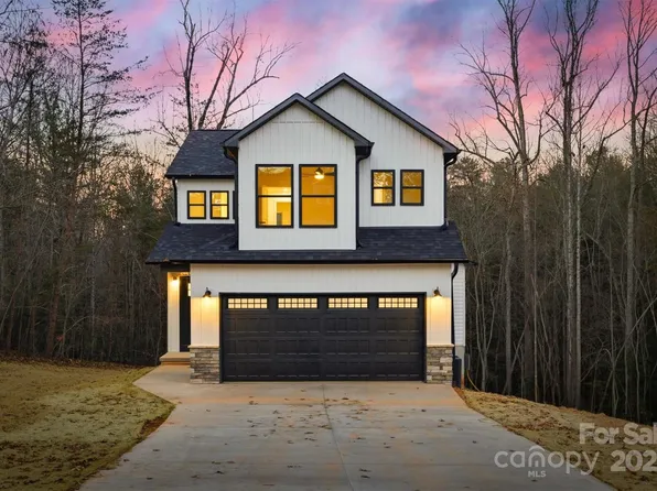 9389 W Ridge Dr, Hickory, NC 28601