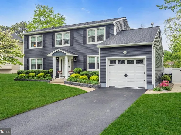 1066 Driftwood Ave, Manahawkin, NJ 08050