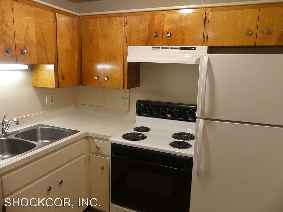 1st image of 25 N Grant St APT 101