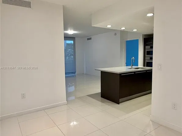 7661 NW 107th Ave APT 207, Doral, FL 33178