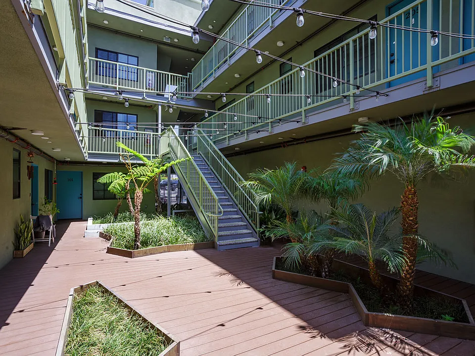 1660 Ocean Ave #201