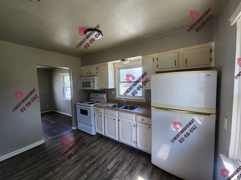 2051 Covert Ave #B — Photo 2