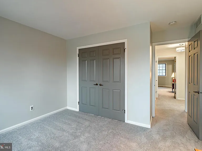 313 Albans Ct — Photo 13