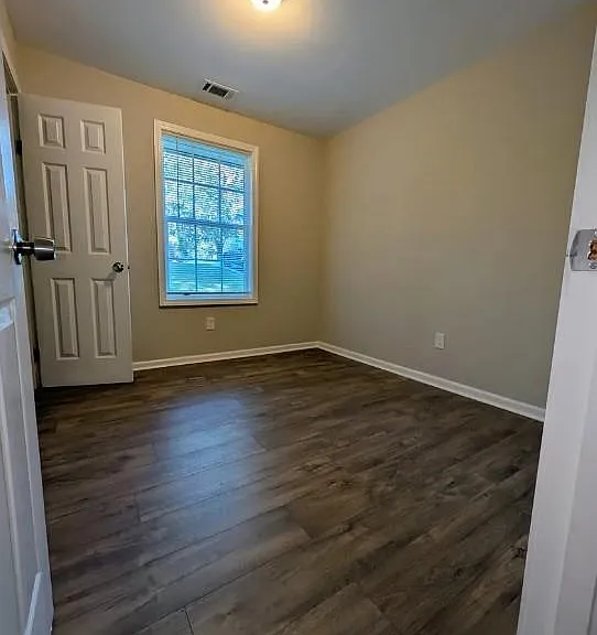 537 Eastside Dr — Photo 15
