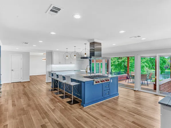 222 Sovereign Ct, Rockwall, TX 75032