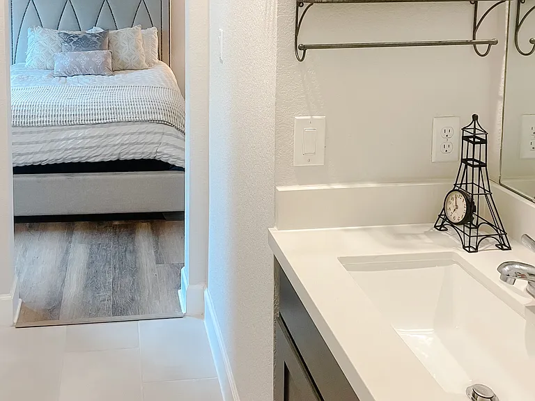 Jack & Jill Bathrooms spare room 2 & 3