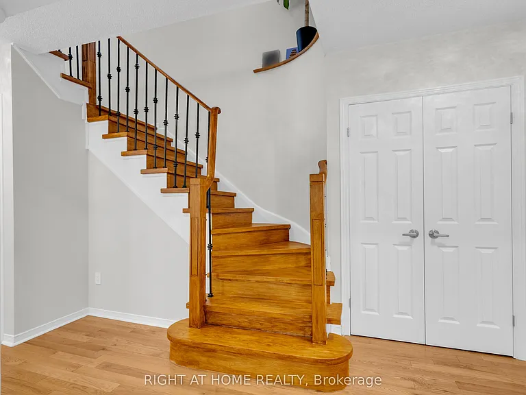 2029 Westmount Dr — Photo 15