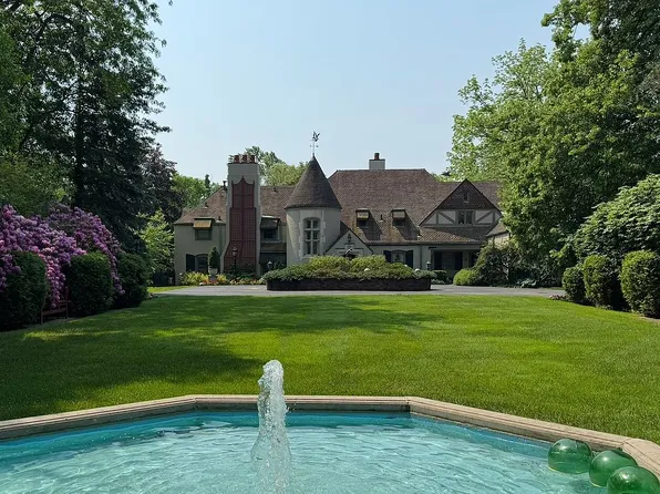 1298 W Sugnet Rd, Midland, MI 48640
