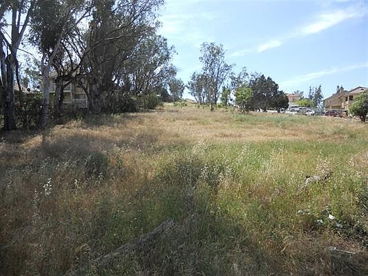 2nd image of 209 N Tulip Street