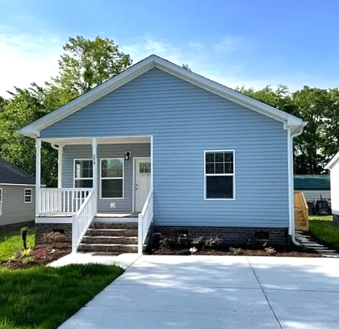 Coming Soon! 3 BR/2BA | Newly Renovated Single Family Home | Private Driveway Parking | In Rock H... — Photo 1