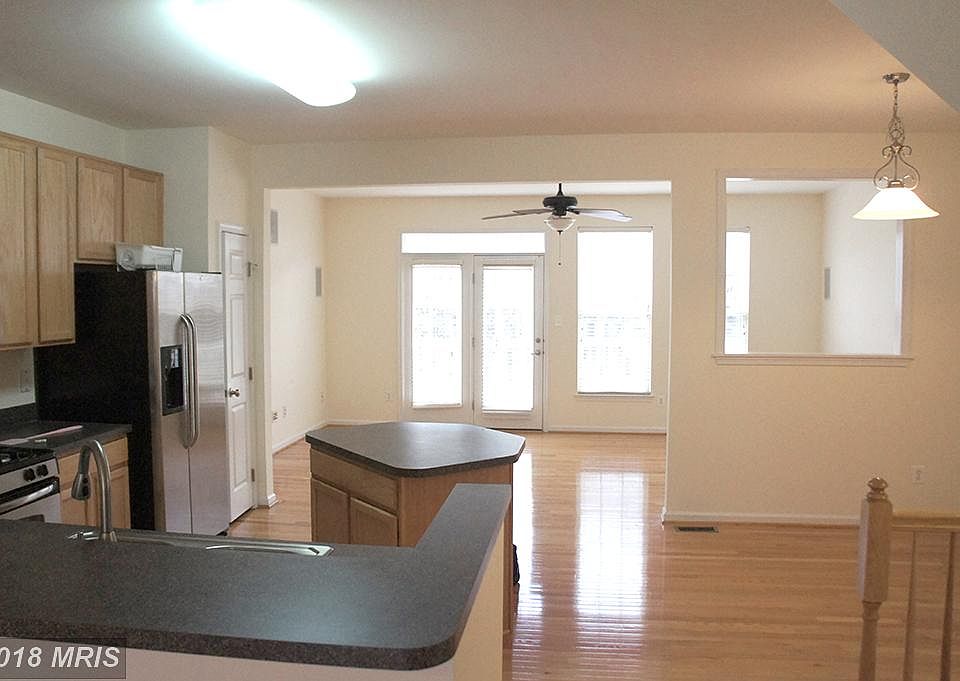 25307 Gothic Sq, Chantilly, VA 20152 | Zillow