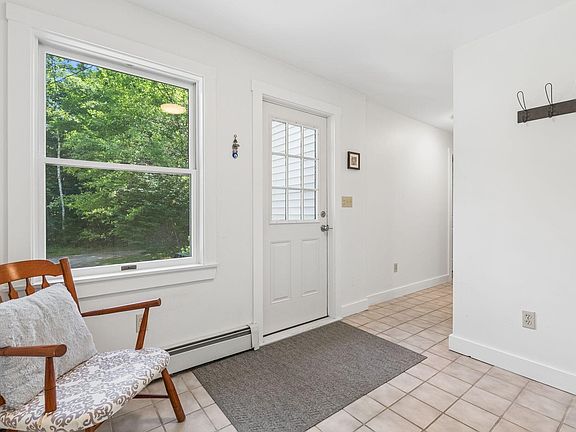 4th image of 37 Rustic Way