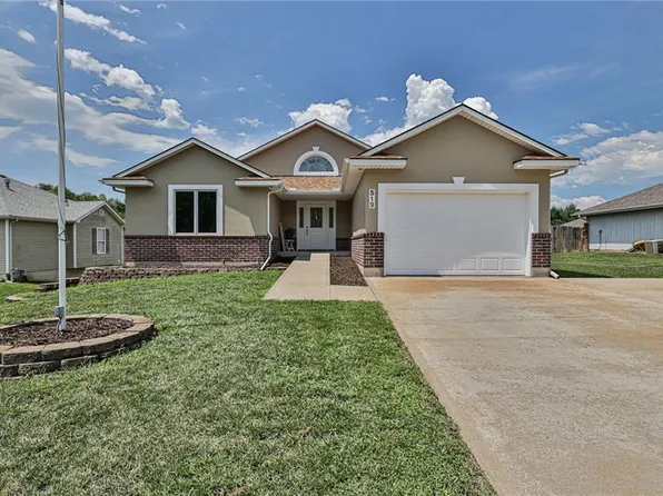 519 S Dyer St, Odessa, MO 64076