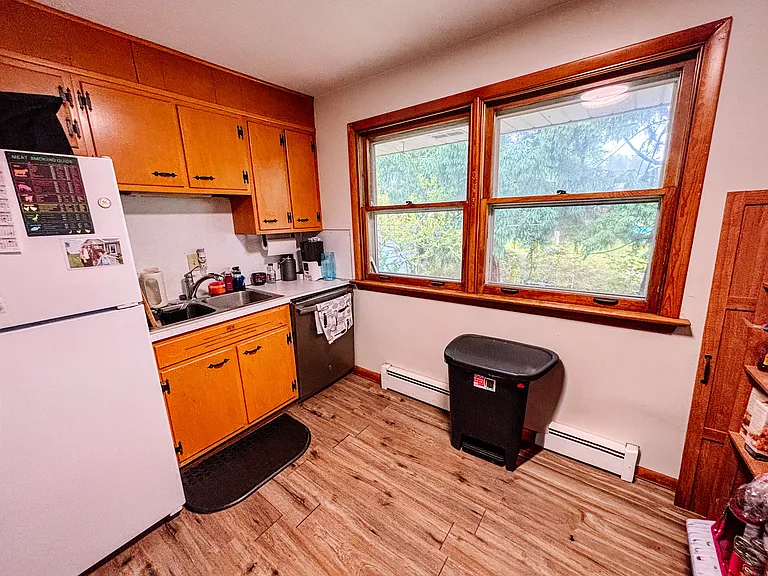 233 Hershey Dr — Photo 10