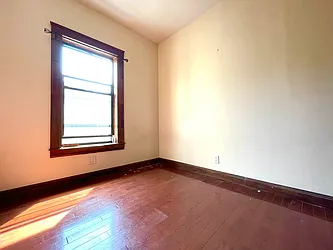 Rented by R New York