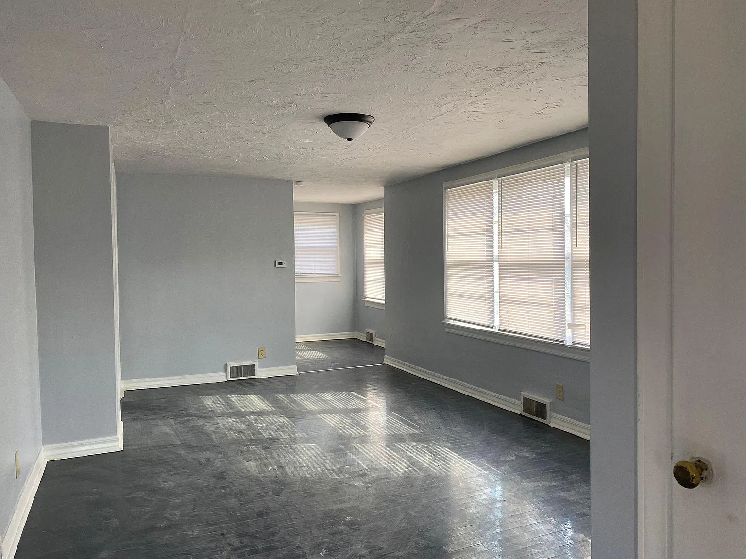 1 bed, 600 sqft, $700 — Photo 2