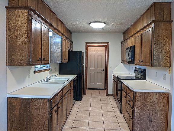 Kitchen to utility to garage