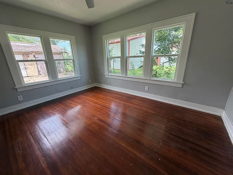1824 Collins Ave — Photo 3