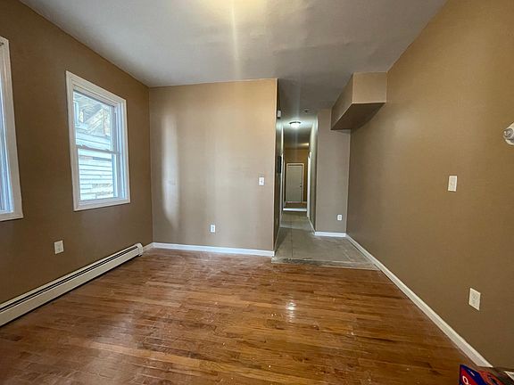 5th image of 745 S 14th St Floor 2