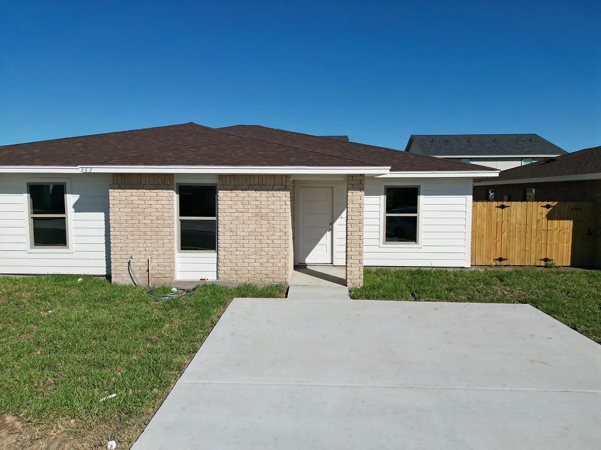 Building Photo - 363 Uva Ln #B