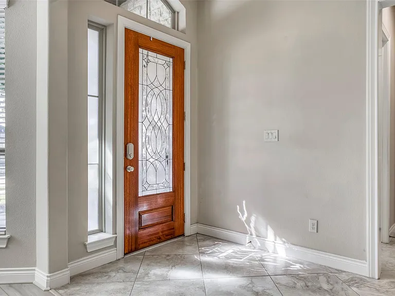 29114 Davenport Dr — Photo 3