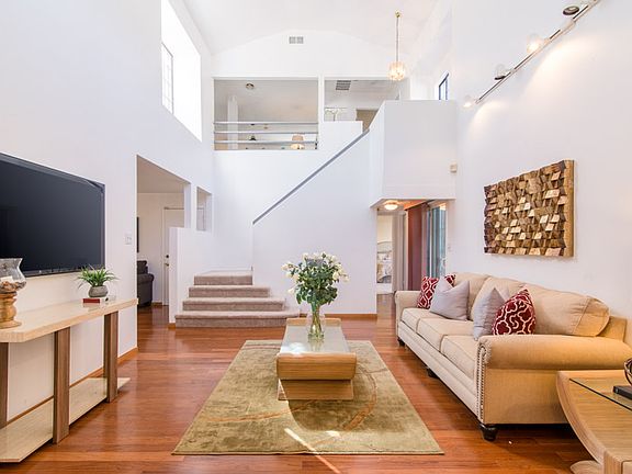 5th image of 2701 Eucalyptus Ave