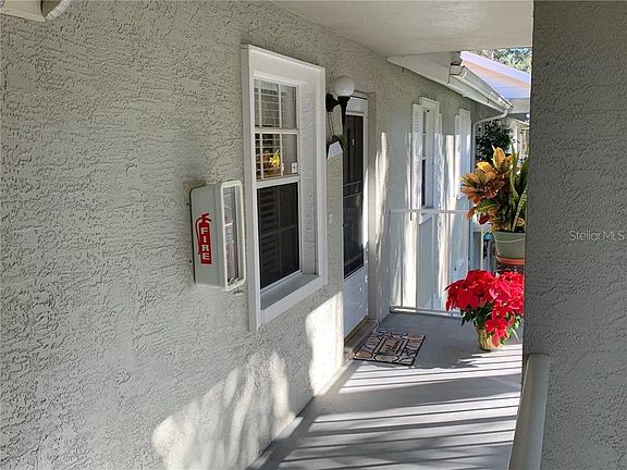3rd image of 1390 Oakhill Dr #202