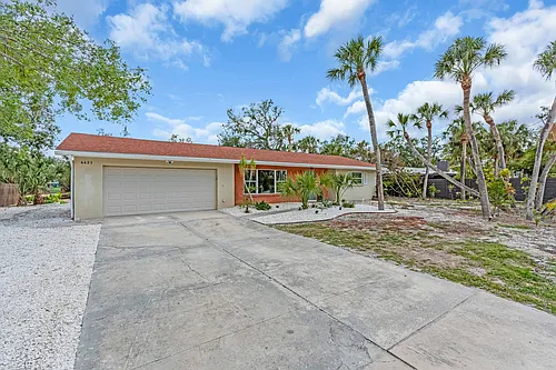 4421 Ocean Blvd Photo 1