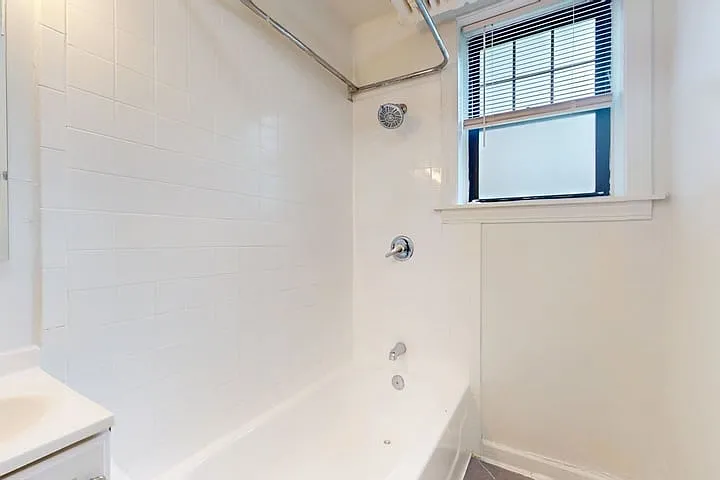 4455 S. Greenwood Avenue — Photo 36