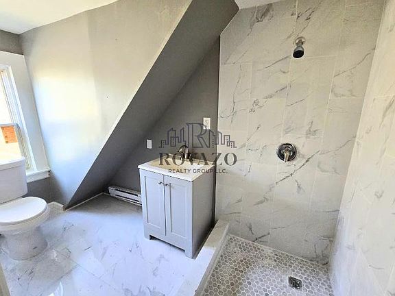 4th image of 34 N 18th St Floor 3