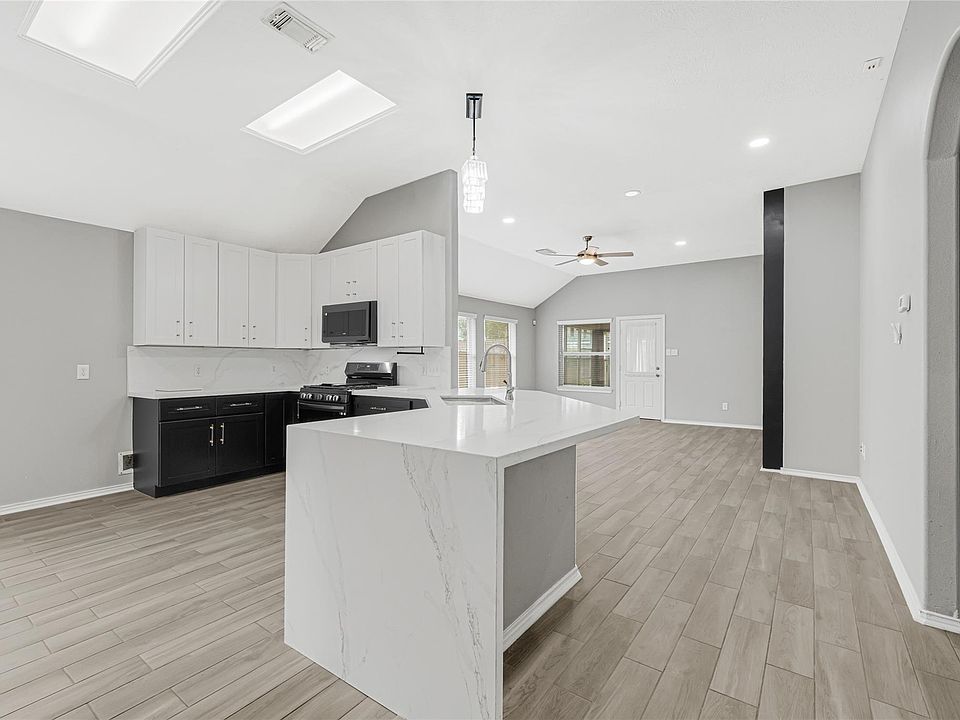 1st image of 20519 Coleridge Ln