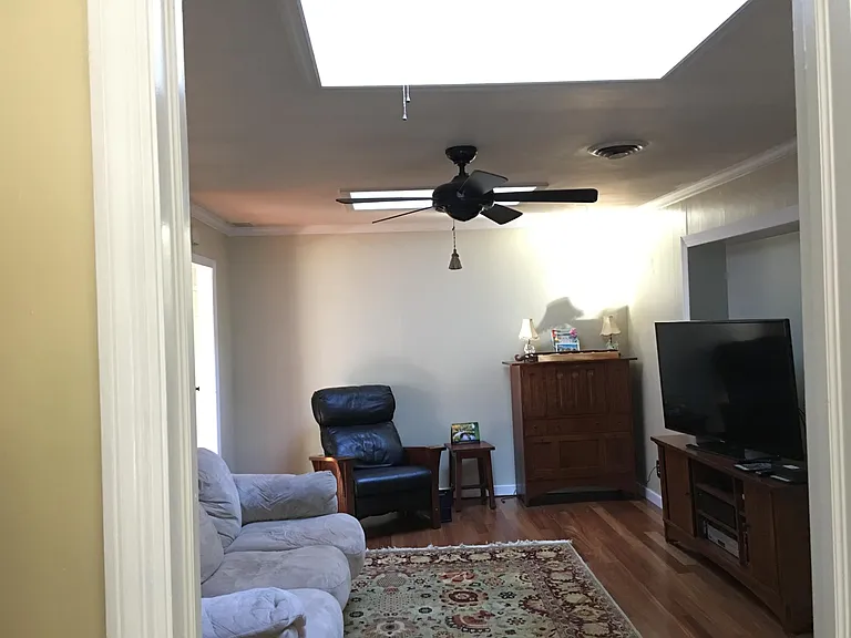 9100 Derbyshire Rd — Photo 21