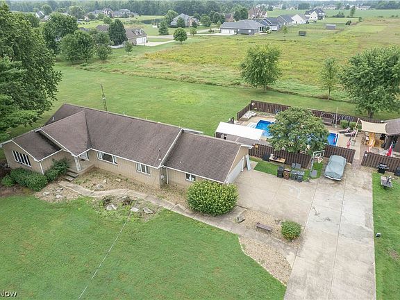 2nd image of 326 Airport Rd